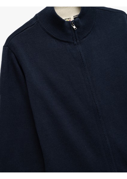 Pamuklu Uzun Kollu Fermuarlı Dik Yaka Triko Okul Hırkası modelleri