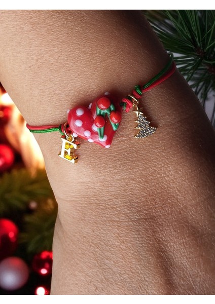 Yılbaşı Temalı Cam Murano Kalp, Zirkon Çam Ağacı ve Harf Detaylı Bileklik