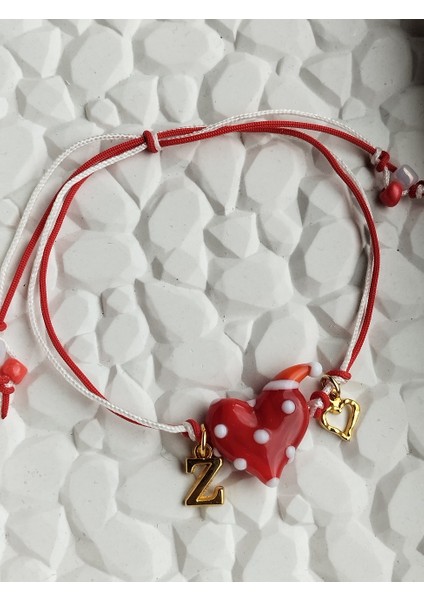 Yılbaşı Tasarımlı Benekli Murano Kalp, Altın Kaplama Kalp ve Harf Detaylı Bileklik fiyatları