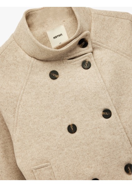 Uzun Kollu Cepli Dik Yaka Düğmeli Kruvaze Kısa Kaşe Mont modelleri