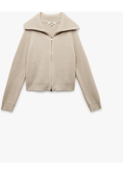 Regular Fit Dik Yaka Fermuarlı Uzun Kollu Triko Hırka modelleri