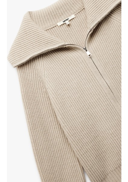 Regular Fit Dik Yaka Fermuarlı Uzun Kollu Triko Hırka indirimleri