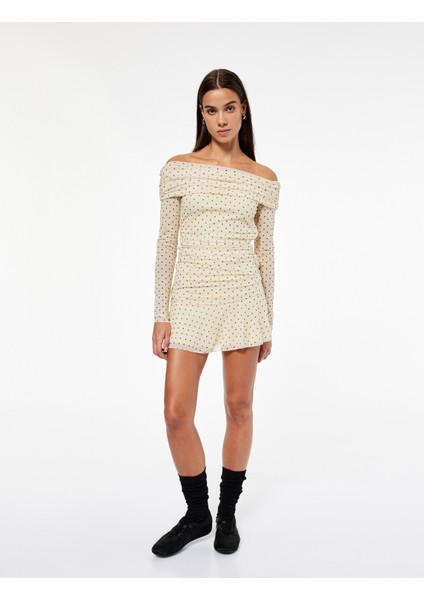 Uzun Kollu Kayık Yaka Slim Fit Asimetrik Kesim Drapeli Puantiyeli Mini Elbise