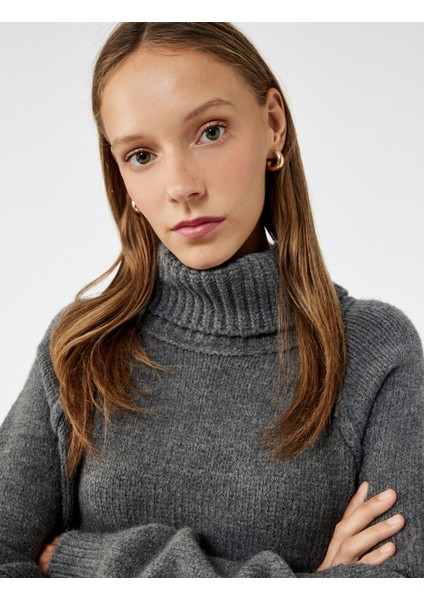 Uzun Kollu Dikiş Detaylı Balıkçı Yaka Triko Kazak