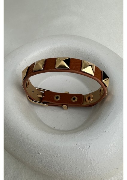 Sarı Metal Zımba Detay Deri Bileklik (24CM)