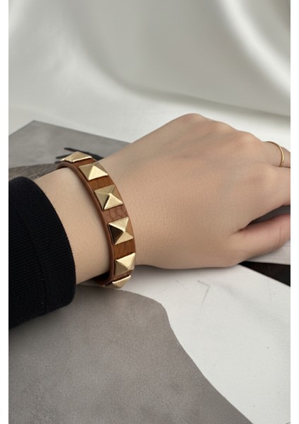 Sarı Metal Zımba Detay Deri Bileklik (24CM) fiyatları