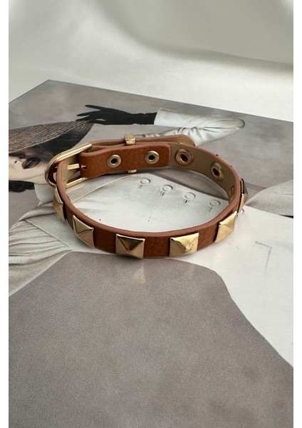 Sarı Metal Zımba Detay Deri Bileklik (24CM)