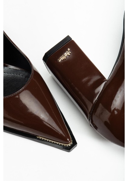 Suins Premium Verty Model Kadın Kalın Topuklu Burnu Taşlı Rugan Stiletto Ayakkabı fiyatları