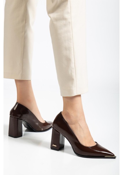 Suins Premium Verty Model Kadın Kalın Topuklu Burnu Taşlı Rugan Stiletto Ayakkabı fırsatları