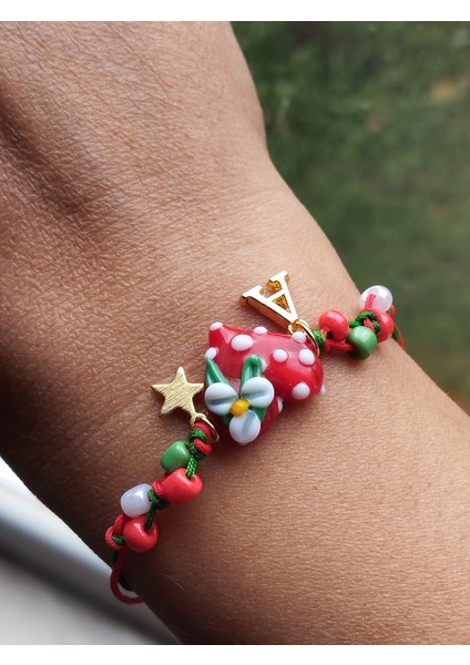 Yılbaşı Figürlü Kalp Murano, Altın Kaplama Yıldız ve Harf Detaylı Bileklik fırsatları