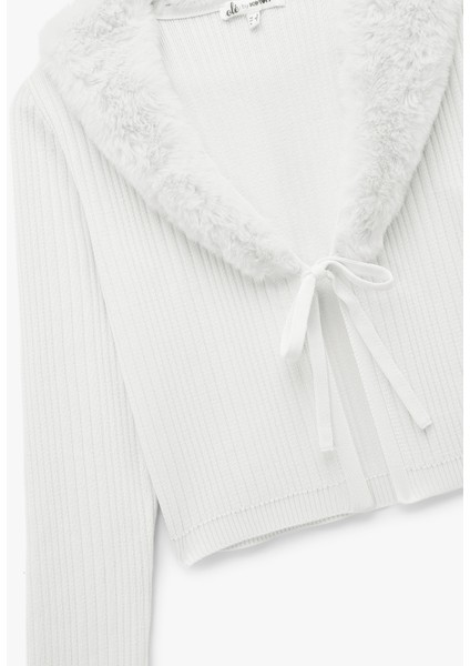 Suni Kürklü Yaka Fiyonklu Bağlama Detaylı Slim Fit Crop Triko Hırka indirimleri