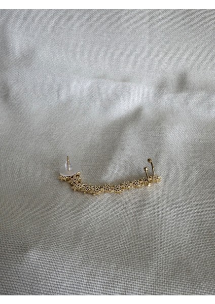 Zirkon Taşlı Sıralı Yıldız Küpe Earcuff (Kıkırdak Küpesi) fırsatları
