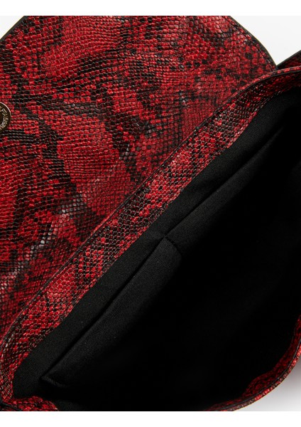 Kroko Desenli Metal Aksesuarlı Suni Deri Omuz Çantası fırsatları