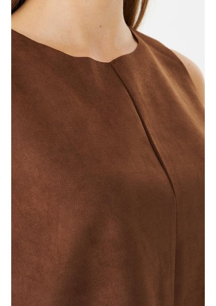 Süet Yuvarlak Yaka Arka Fermuar Detaylı Kolsuz Top fiyatları