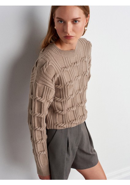 10825 Kabartma Detaylı Triko Kazak-Koyu Vizon modelleri