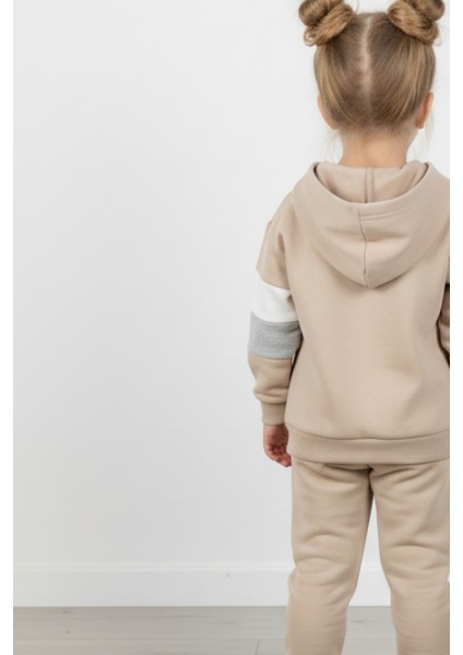 Pembe Kalp Detaylı Çocuk Eşofman Takımı (3-7 Yaş) fiyatları