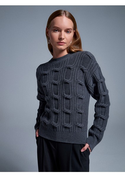 10825 Kabartma Detaylı Triko Kazak-Füme M. modelleri