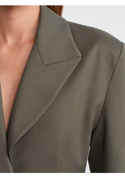 60774 Fitted Kesim Vatkalı Blazer-Yeşil fırsatları