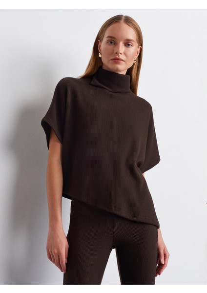 32239 Asimetrik Kesim Boğazlı Top-Kahve