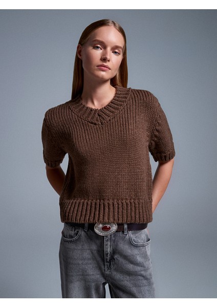10831 V Yaka Kısa Kollu Triko Kazak-Kahve