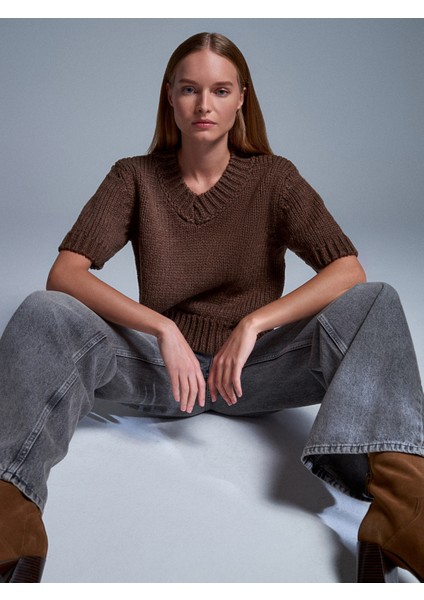 10831 V Yaka Kısa Kollu Triko Kazak-Kahve modelleri