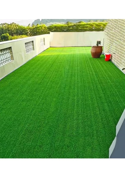 7mm Suni Yeşil Çim Halı, Doğal Görünümlü ve Dayanıklı Kullanım Için Ideal.