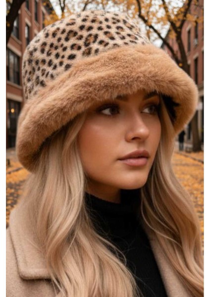 Kadın Leopar Desenli Peluş Kürklü Kalpak Şapka