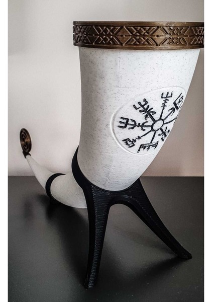 Şık Beyaz Dekoratif Şaraplık, Zarif ve Modern Tasarım fiyatları