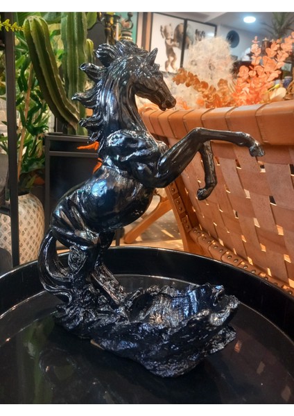 Şık ve Dekoratif Şaraplık, Zarif Tasarımıyla Sofralara Güzellik Katın