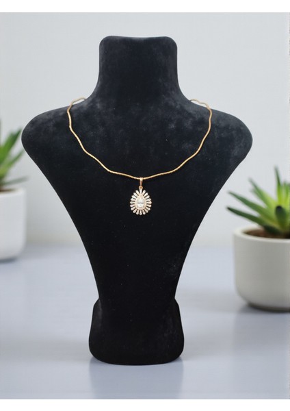 Vividcharm Dalgalı Zincir ve Taşlı Damla Kolye