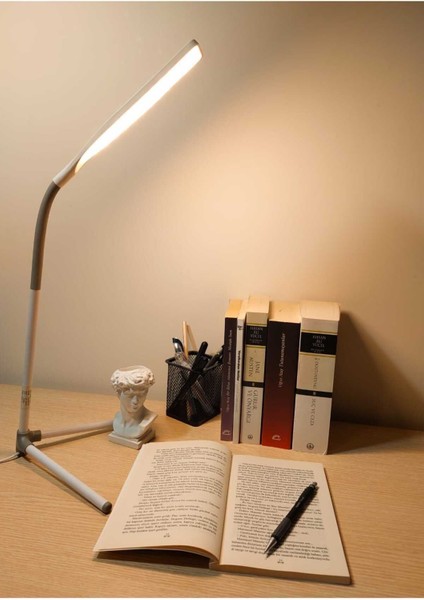 Gri USB LED Masa Lambası, Şık ve Kullanışlı Çalışma Alanı Aydınlatması