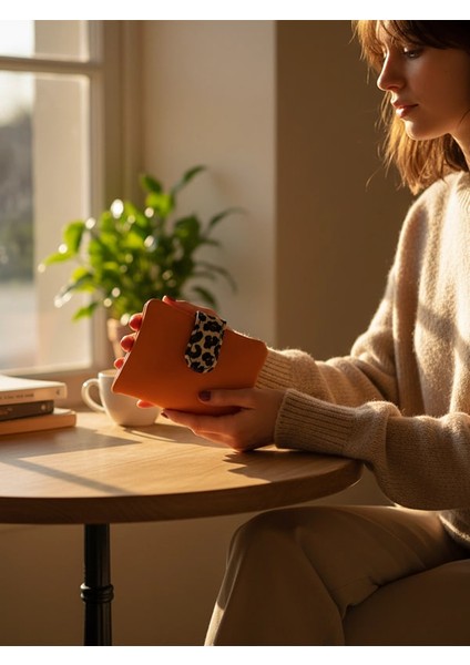 Deri Turuncu Kadın Cüzdanı