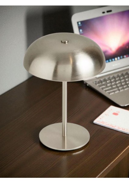 USB Şarjlı Dokunmatik Gümüş Masa Lambası, Mantar Şekli, LED Işıklı Şık Tasarım fiyatları