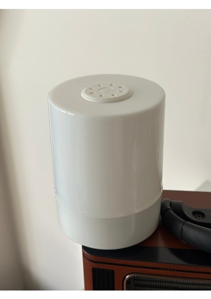 Şık Beyaz Dokunmatik Masa Lambası, Modern ve Kullanışlı Tasarım modelleri