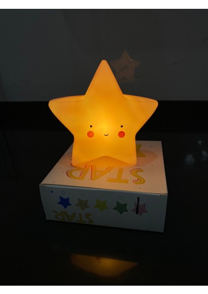 Pembe Yıldız Tasarımlı LED Masa Lambası, Şık ve Enerji Tasarruflu Aydınlatma