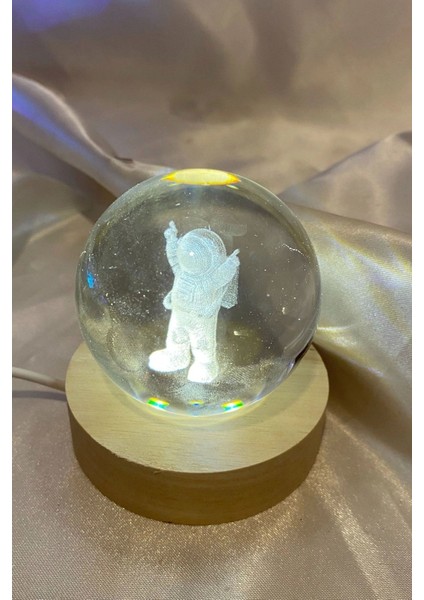 7 cm 3D LED Cam Küre, Günışığı ve Ahşap Astronot Tasarımı modelleri