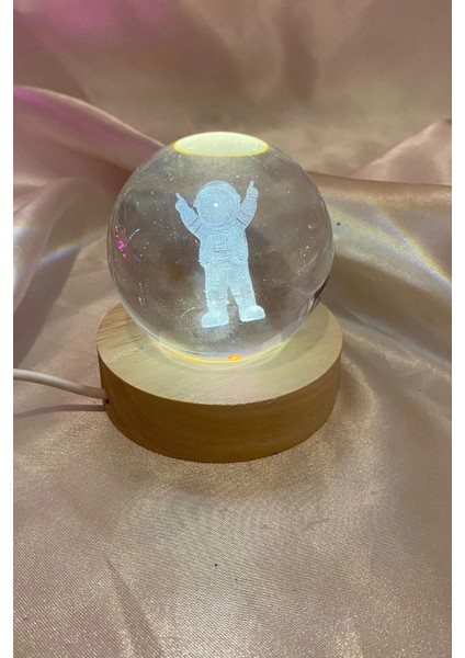 7 cm 3D LED Cam Küre, Günışığı ve Ahşap Astronot Tasarımı indirimleri