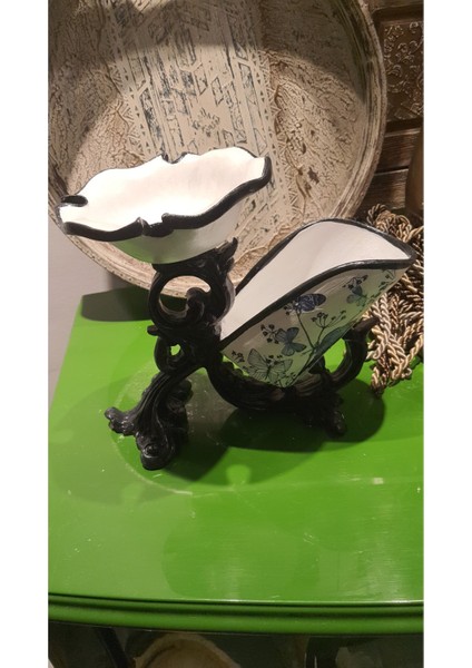 Ağır Polyester Klasik Şaraplık, 28X22X16 Cm, Şık ve Dayanıklı Tasarım