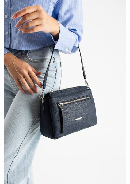 , beş ayrı cepli ,fermuar detaylı ,kadın çapraz ve bayan omuz çantası modelleri