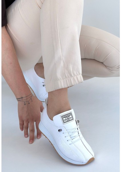 Fiert Beyaz Cilt Bağcıklı Spor Ayakkabı