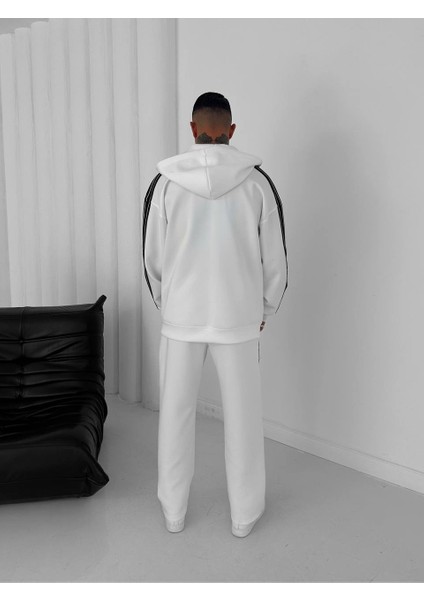 Siyah-Beyaz Çizgi Detaylı Oversize Pamuklu Eşofman Takımı fırsatları