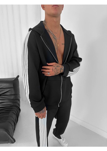 Siyah-Beyaz Çizgi Detaylı Oversize Pamuklu Eşofman Takımı fiyatları