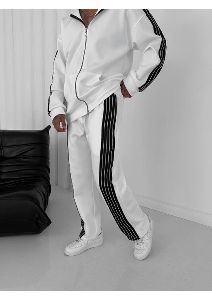 Siyah-Beyaz Çizgi Detaylı Oversize Pamuklu Eşofman Takımı