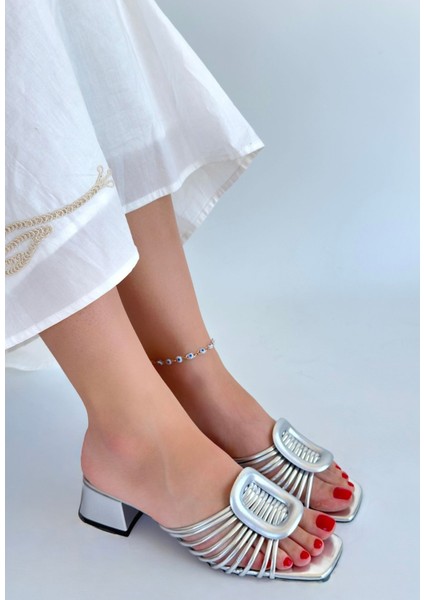 Aesco Anca Gümüş Rugan Topuklu Terlik fiyatları