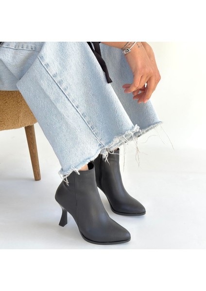 Mişha Siyah Cilt Topuklu Bot fırsatları