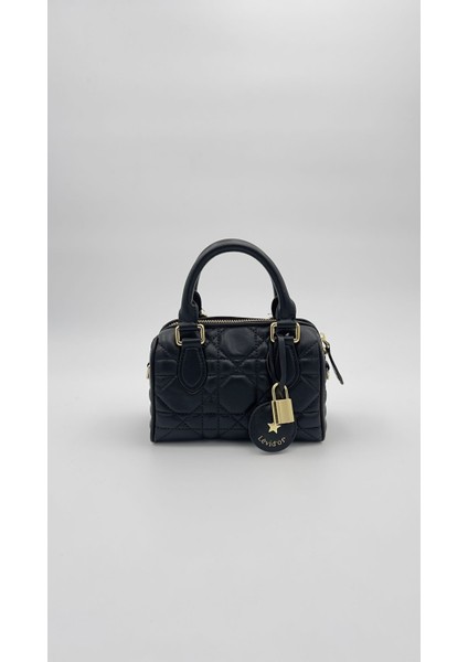 Siyah Kilit Aksesuar Detaylı El Çantası Orijinal Levid'or Premium