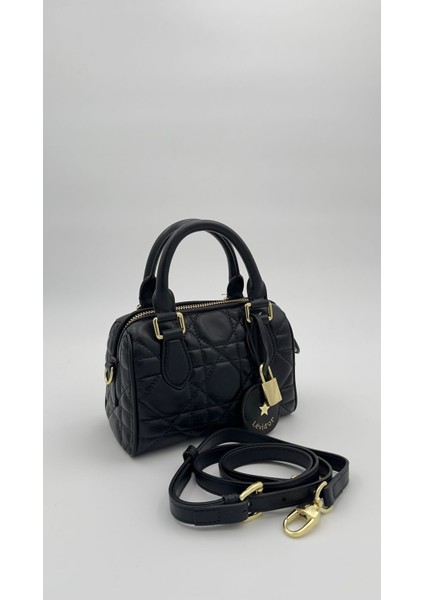 Siyah Kilit Aksesuar Detaylı El Çantası Orijinal Levid'or Premium indirimleri