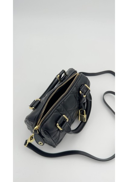 Siyah Kilit Aksesuar Detaylı El Çantası Orijinal Levid'or Premium