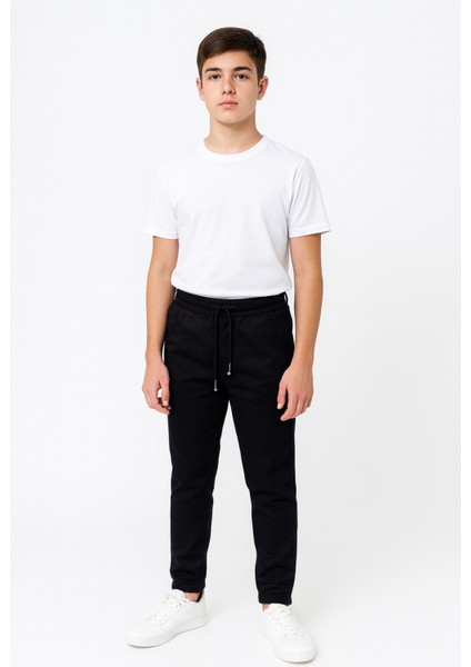 Sportif ve Konforlu Siyah Kot Okul Pantolonu