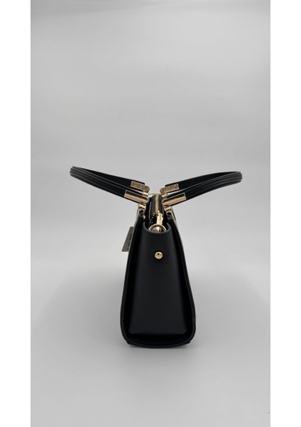 Siyah Metal Şerit Detaylı El Çantası Orijinal Levid'or modelleri